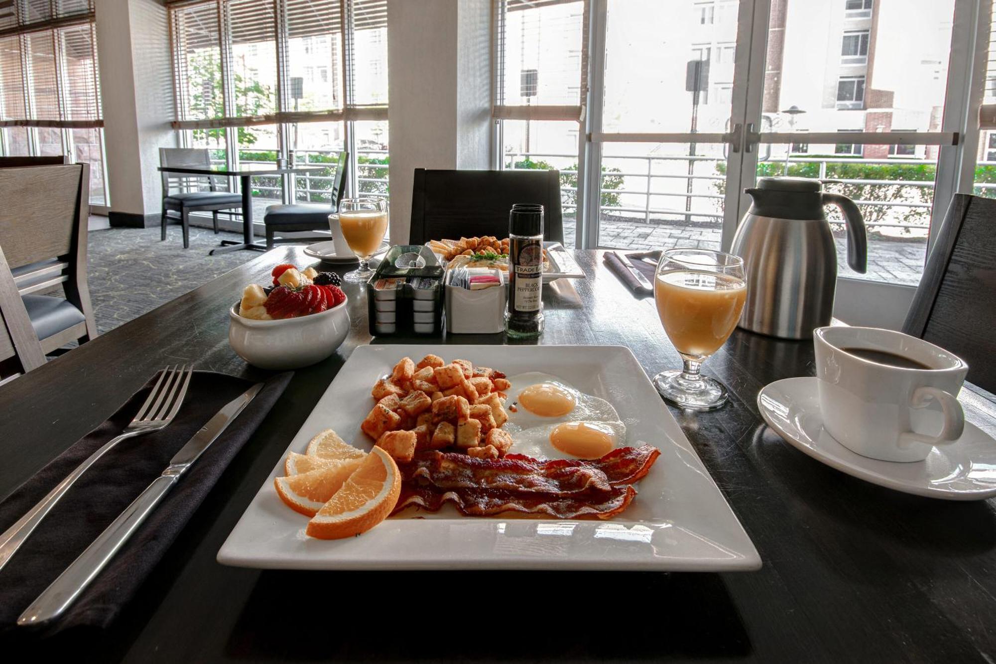 Holiday Inn Detroit Metro Airport By Ihg Ромулус Экстерьер фото