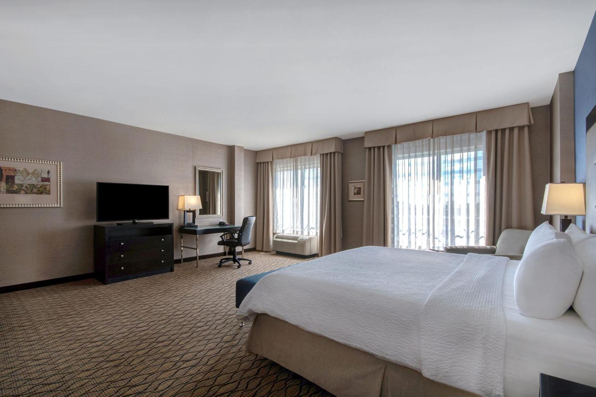 Holiday Inn Detroit Metro Airport By Ihg Ромулус Экстерьер фото