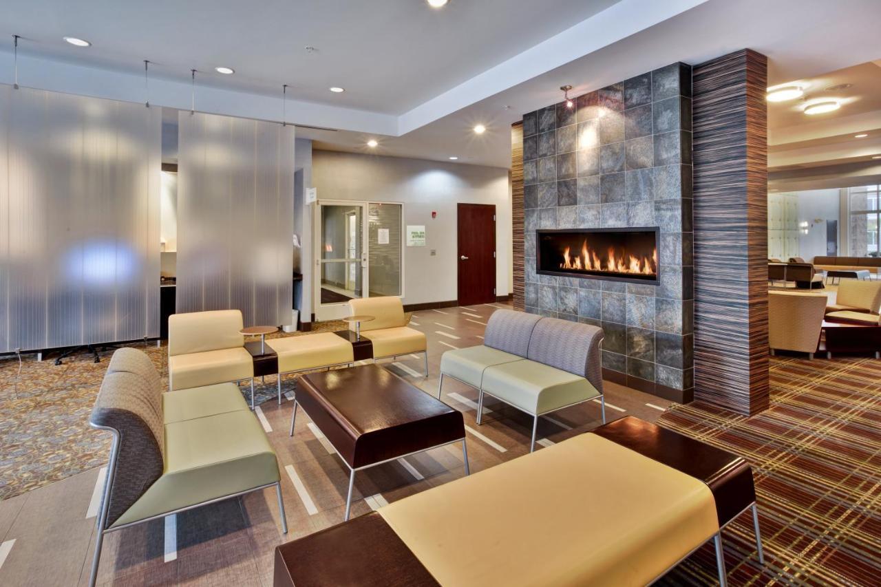 Holiday Inn Detroit Metro Airport By Ihg Ромулус Экстерьер фото