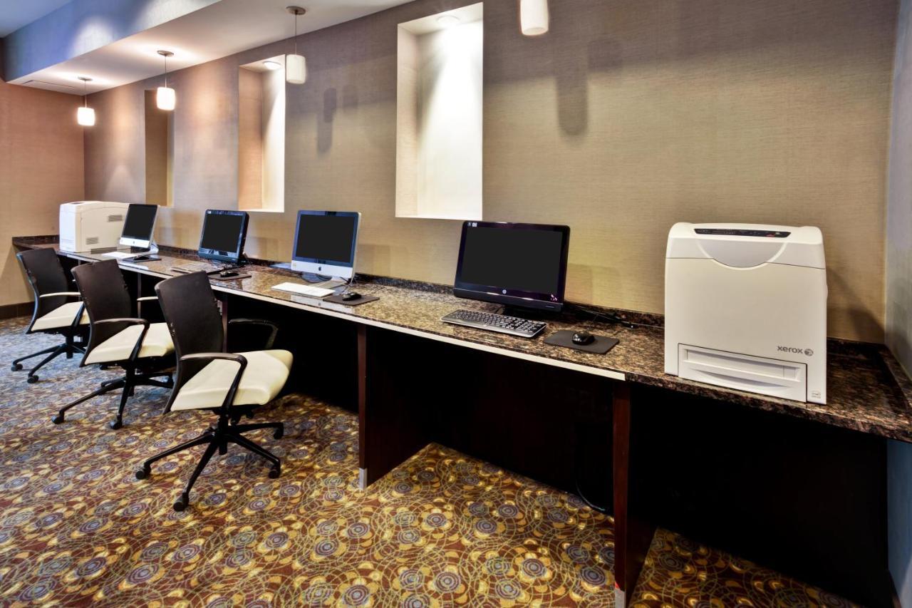 Holiday Inn Detroit Metro Airport By Ihg Ромулус Экстерьер фото