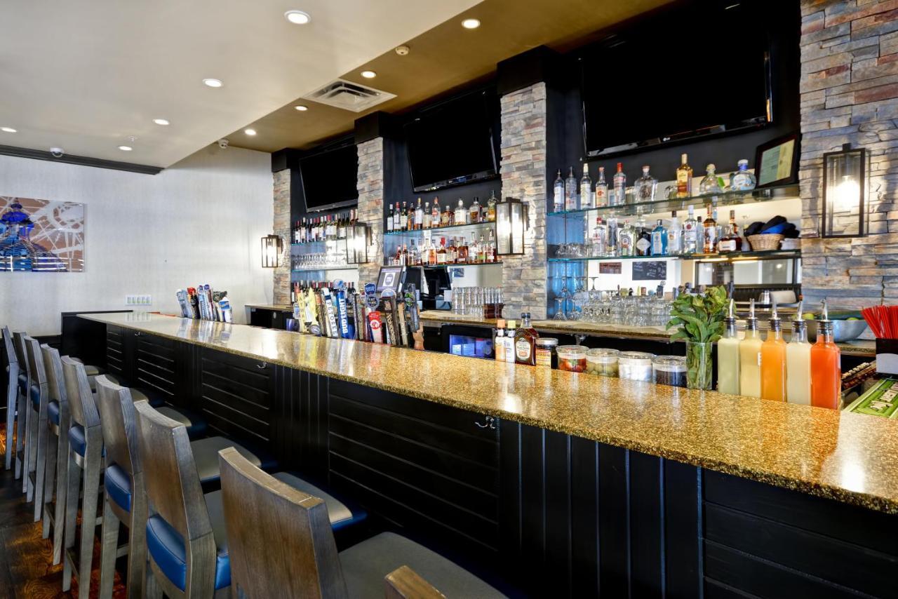 Holiday Inn Detroit Metro Airport By Ihg Ромулус Экстерьер фото